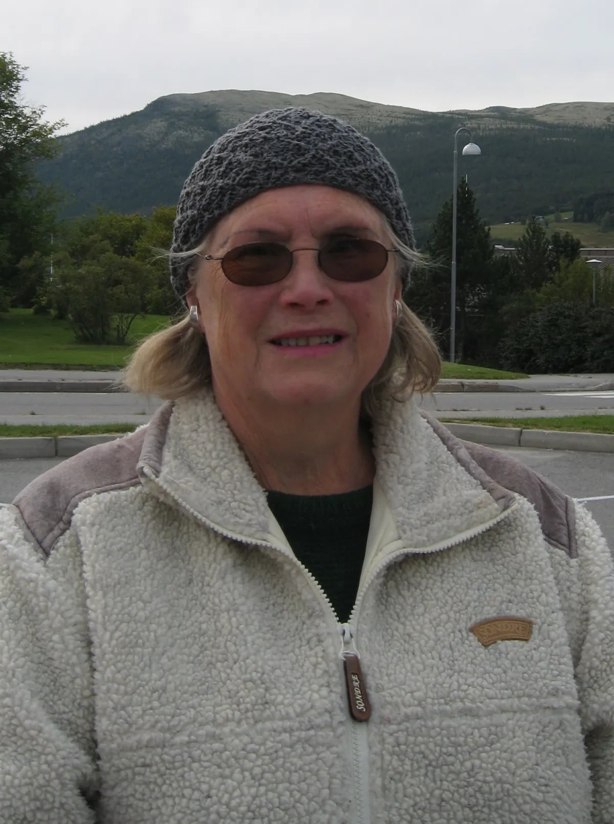 Portrait of Unni-Lise Jonsmoen (1936–2026) – memorial page