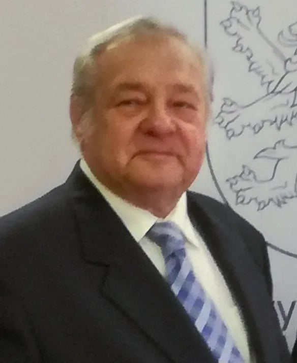 Porträt von Karel Schelle (1952–2026) – Gedenkseite