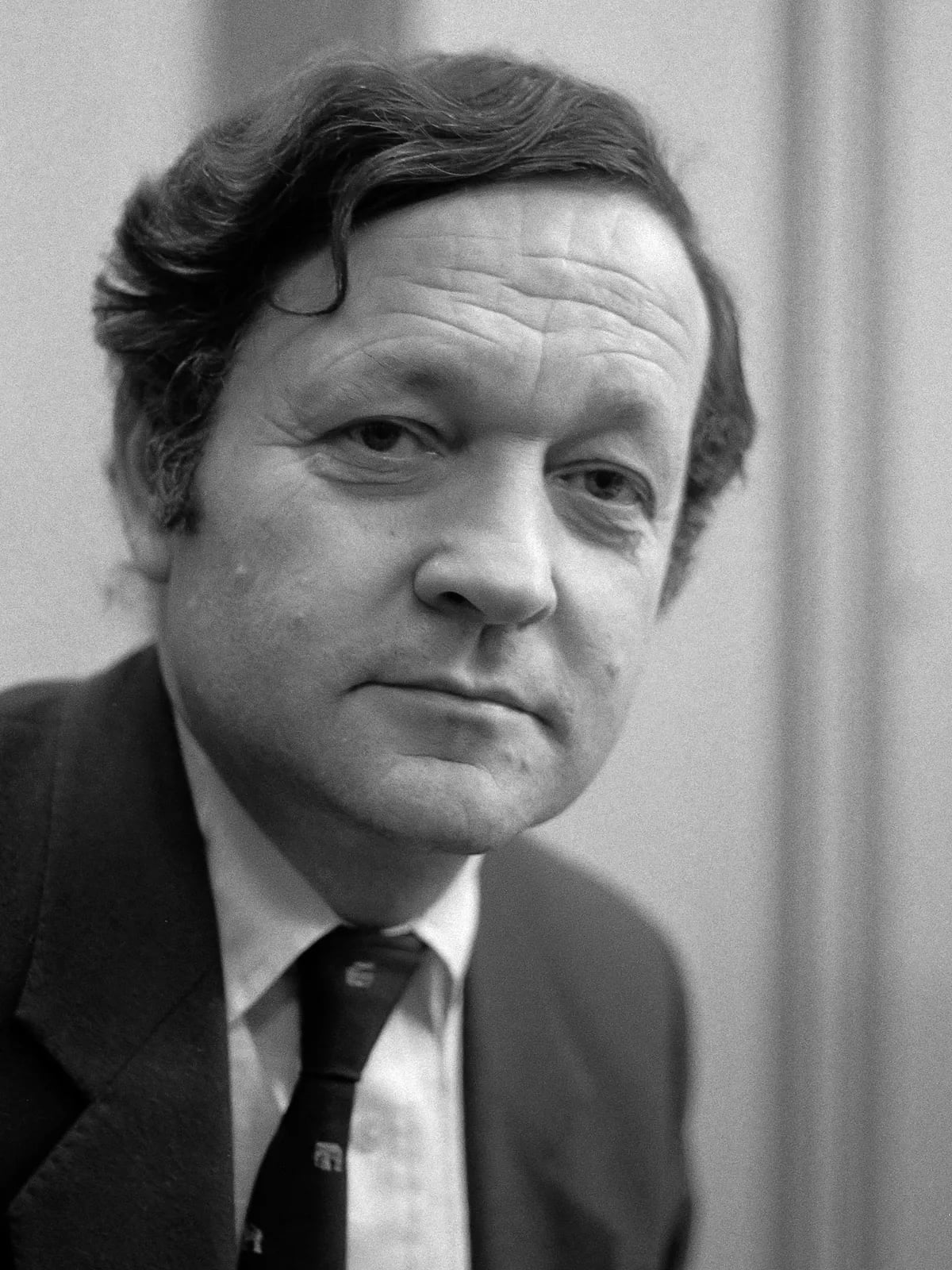 Porträt von Theo van Boven (1934–2026) – Gedenkseite