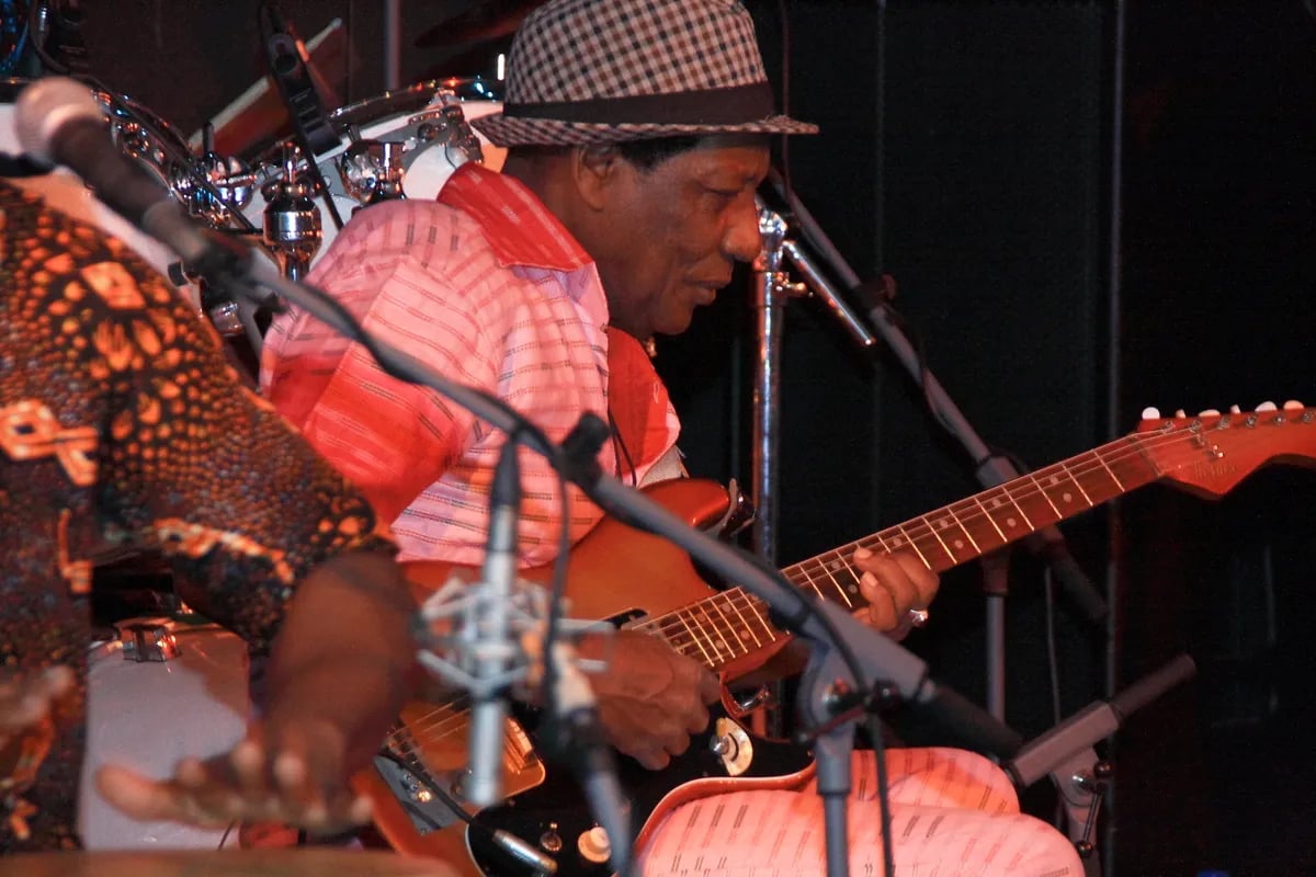 Porträt von Ebo Taylor (1936–2026) – Gedenkseite
