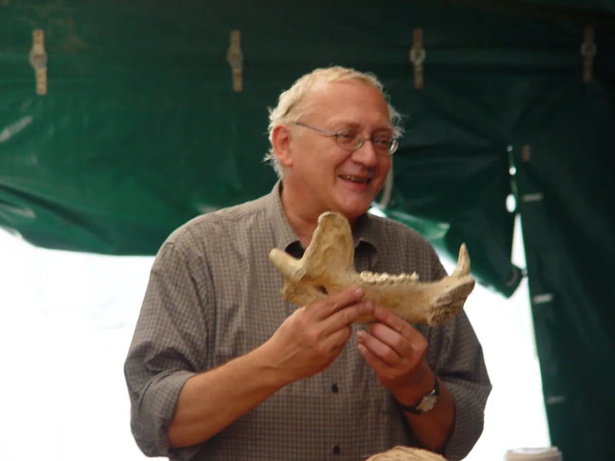 Porträt von László Kordos (1950–2026) – Gedenkseite