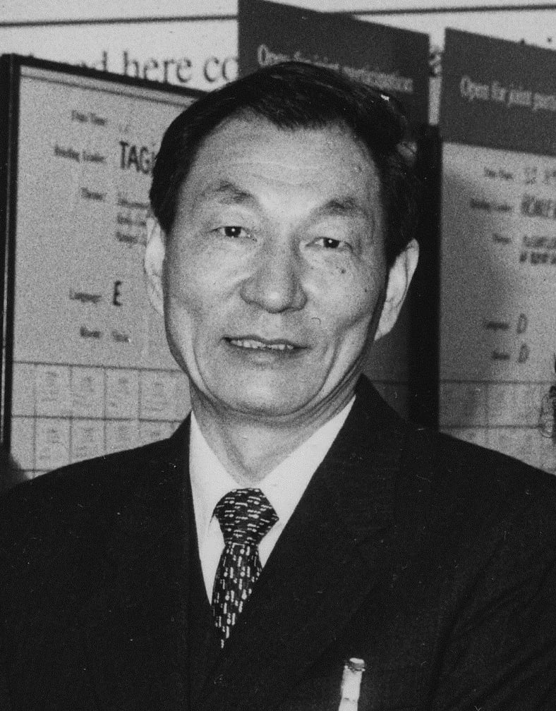 Porträt von Zhu Rongji (1928–2026) – Gedenkseite