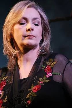 Porträt von Moya Brennan (1952–2026) – Gedenkseite