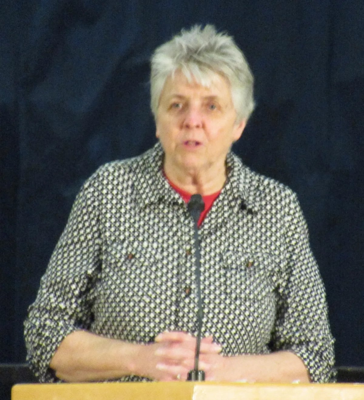 Porträt von Mary Ellen Edmunds (1940–2026) – Gedenkseite