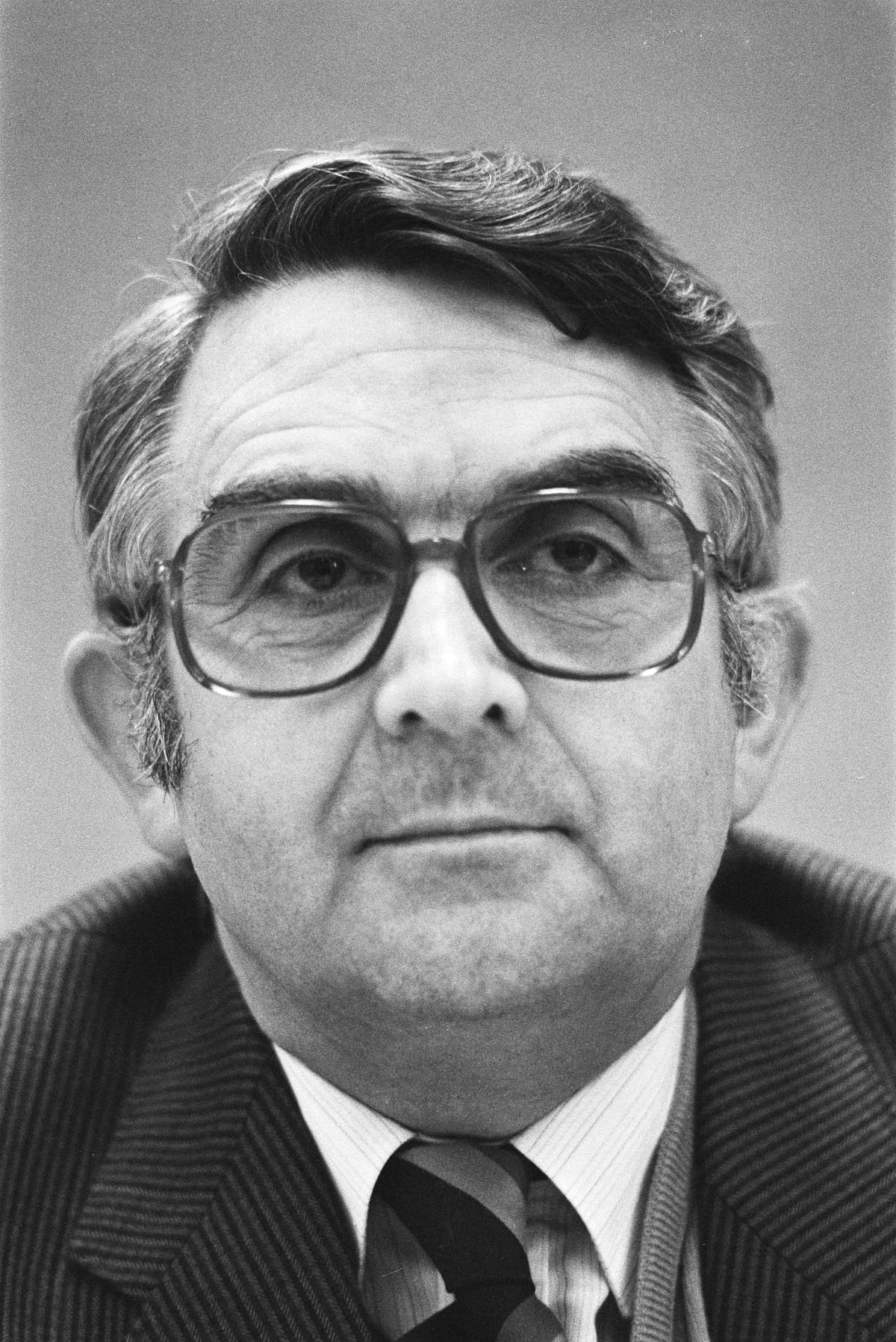 Porträt von Jan Nico Scholten (1932–2026) – Gedenkseite
