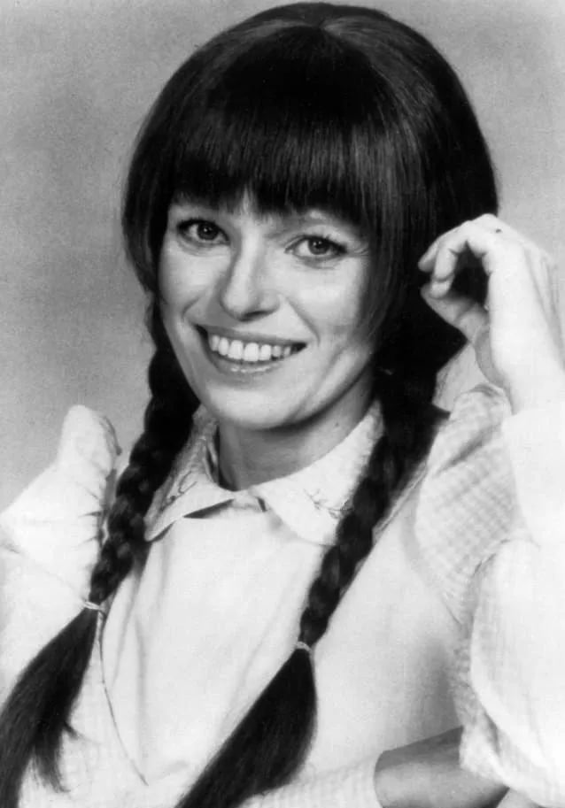 Portrait of Louise Lasser (1939–2026) – memorial page