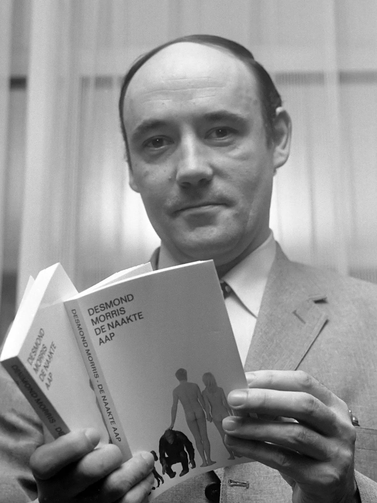 Portrait of Desmond Morris (1928–2026) – memorial page