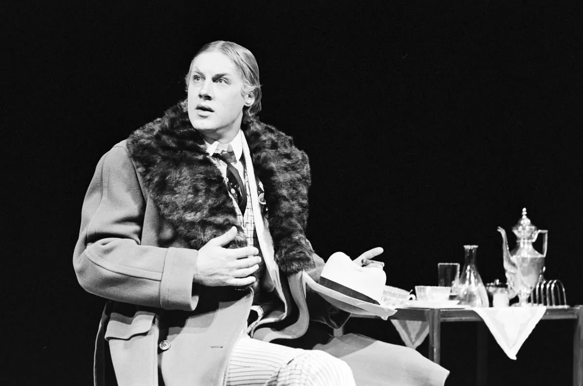Porträt von Sverre Anker Ousdal (1944–2026) – Gedenkseite