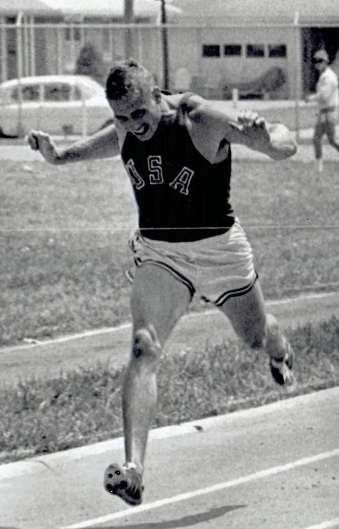 Porträt von Russ Hodge (1939–2026) – Gedenkseite