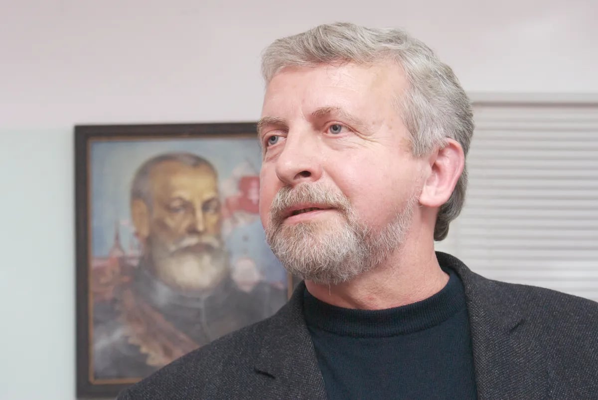 Porträt von Aljaksandr Milinkewitsch (1947–2026) – Gedenkseite
