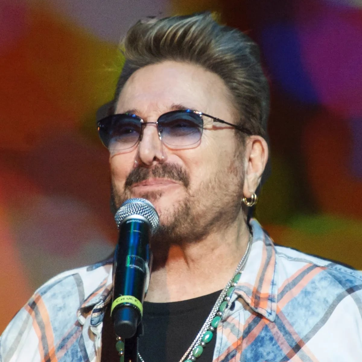 Porträt von Chuck Negron (1942–2026) – Gedenkseite