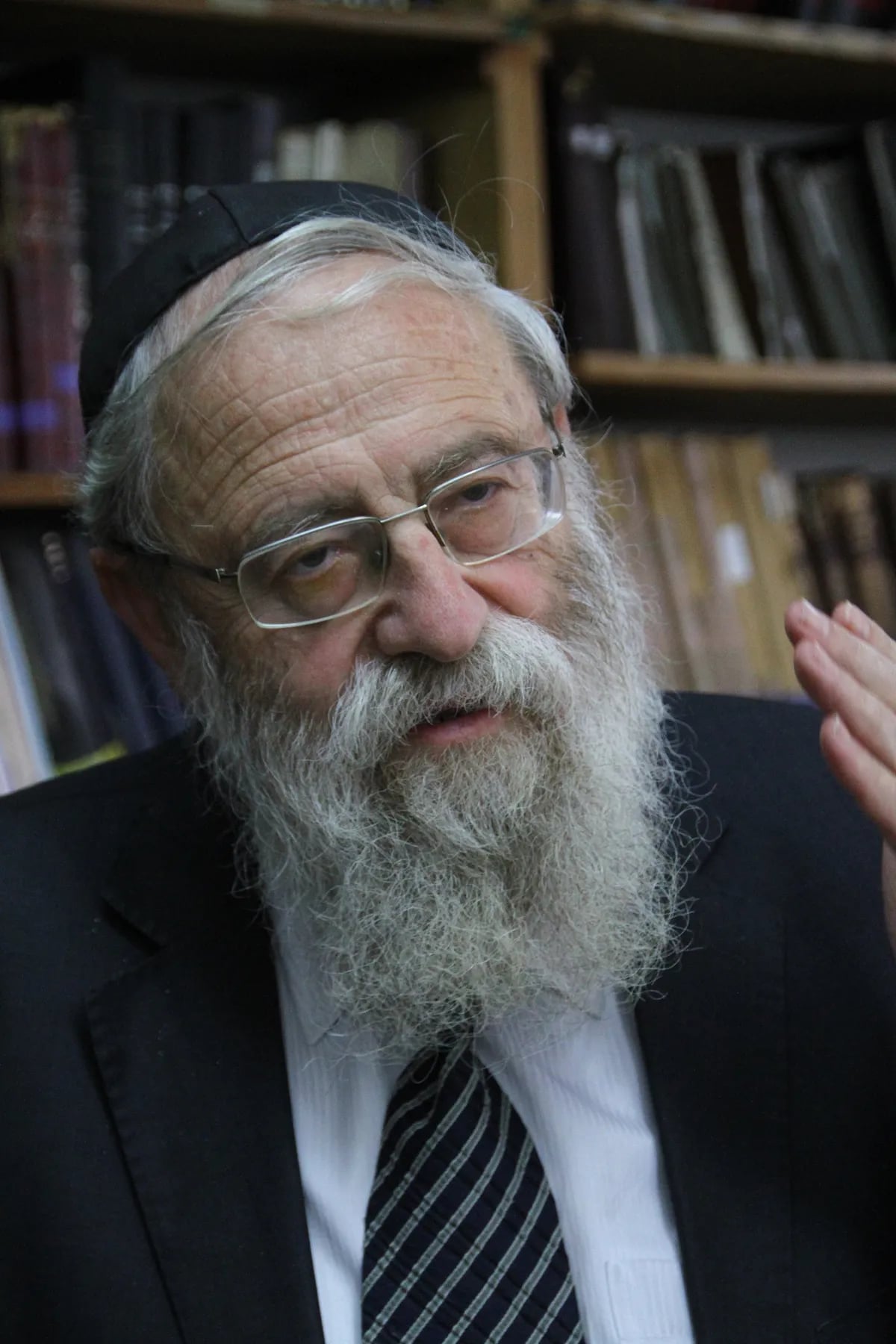 Porträt von Aryeh Stern (1944–2026) – Gedenkseite