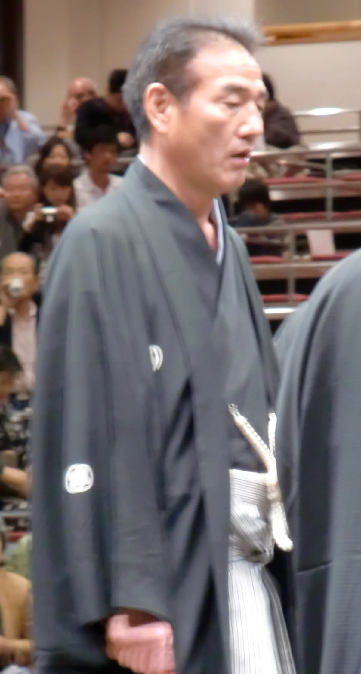 Porträt von Wakashimazu Mutsuo (1957–2026) – Gedenkseite