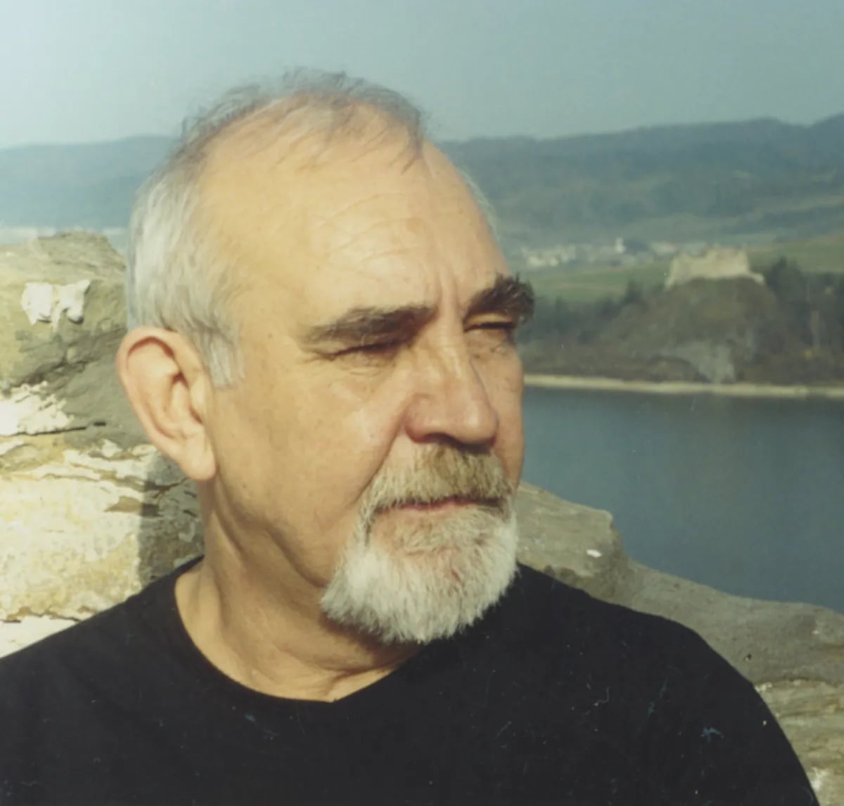 Porträt von Wojciech Gryniewicz (1946–2026) – Gedenkseite
