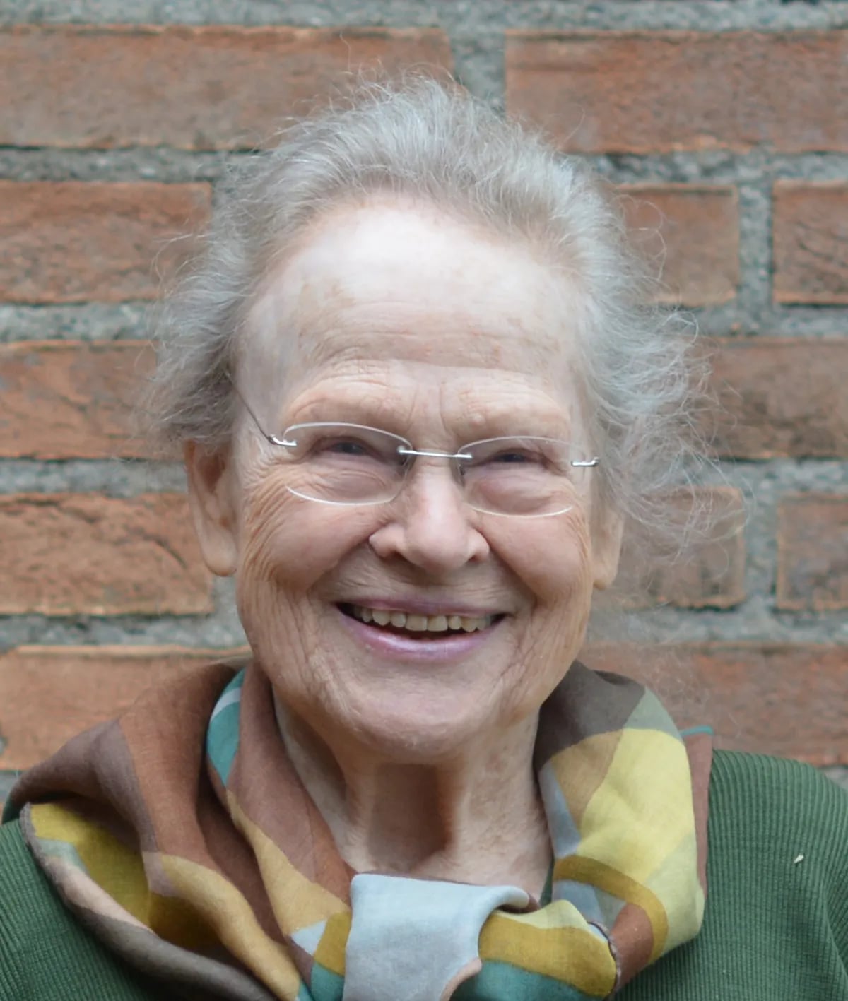 Porträt von Esther Guyer (1931–2026) – Gedenkseite
