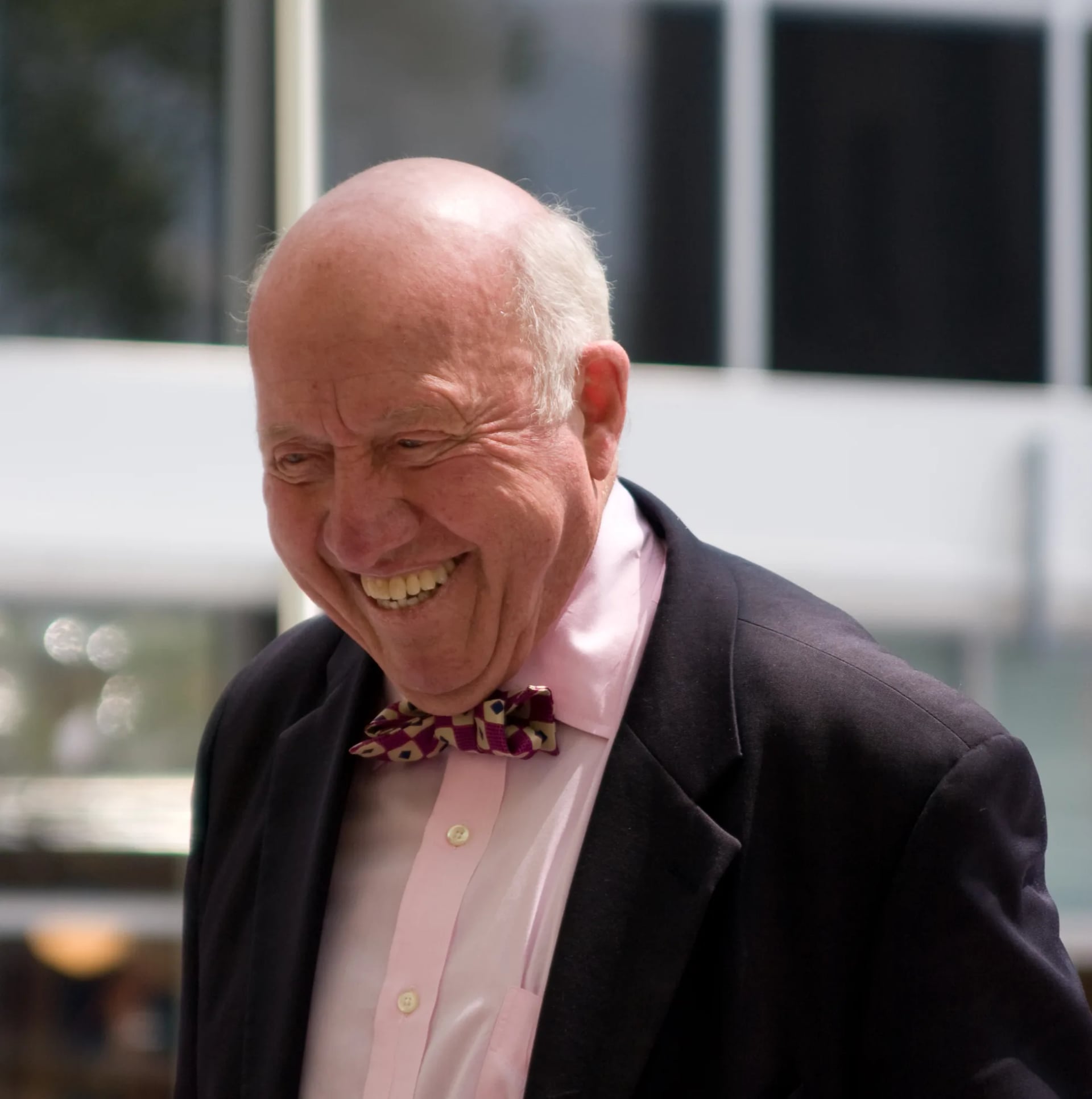 Porträt von Bud Collins (1929–2016) – Gedenkseite