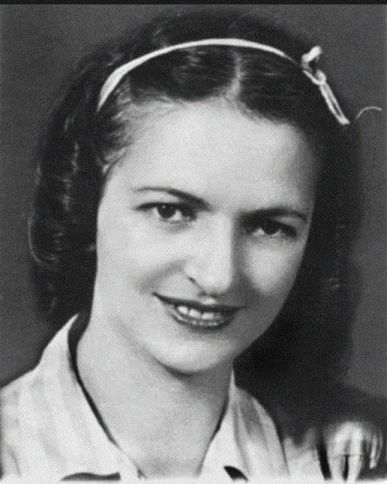 Portrait of Júlia Ferenczy (1909–1999) – memorial page