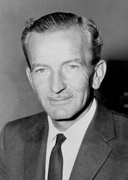 Porträt von Tich McFarlane (1916–2001) – Gedenkseite