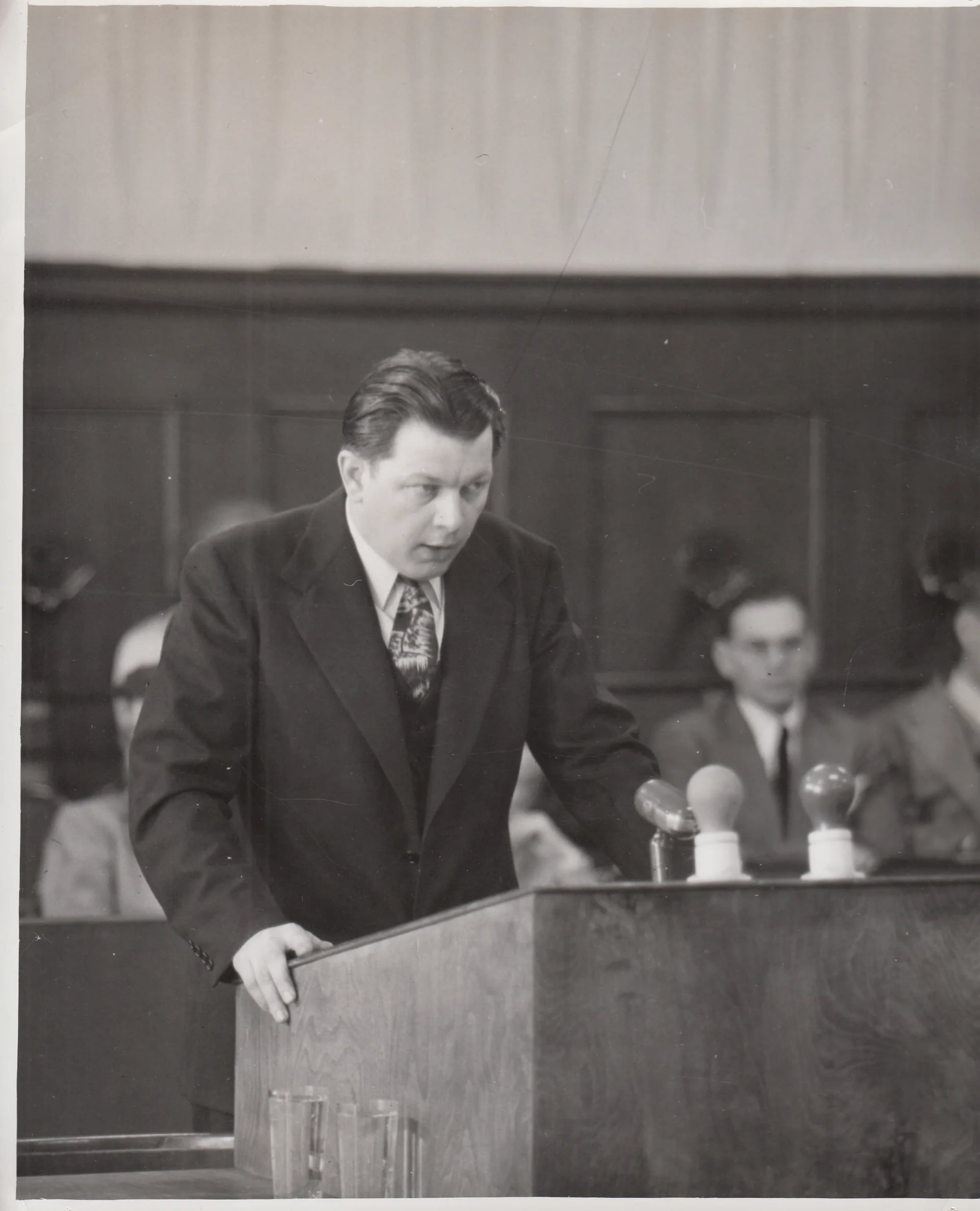 Portrait of Robert D. King (1912–1998) – memorial page