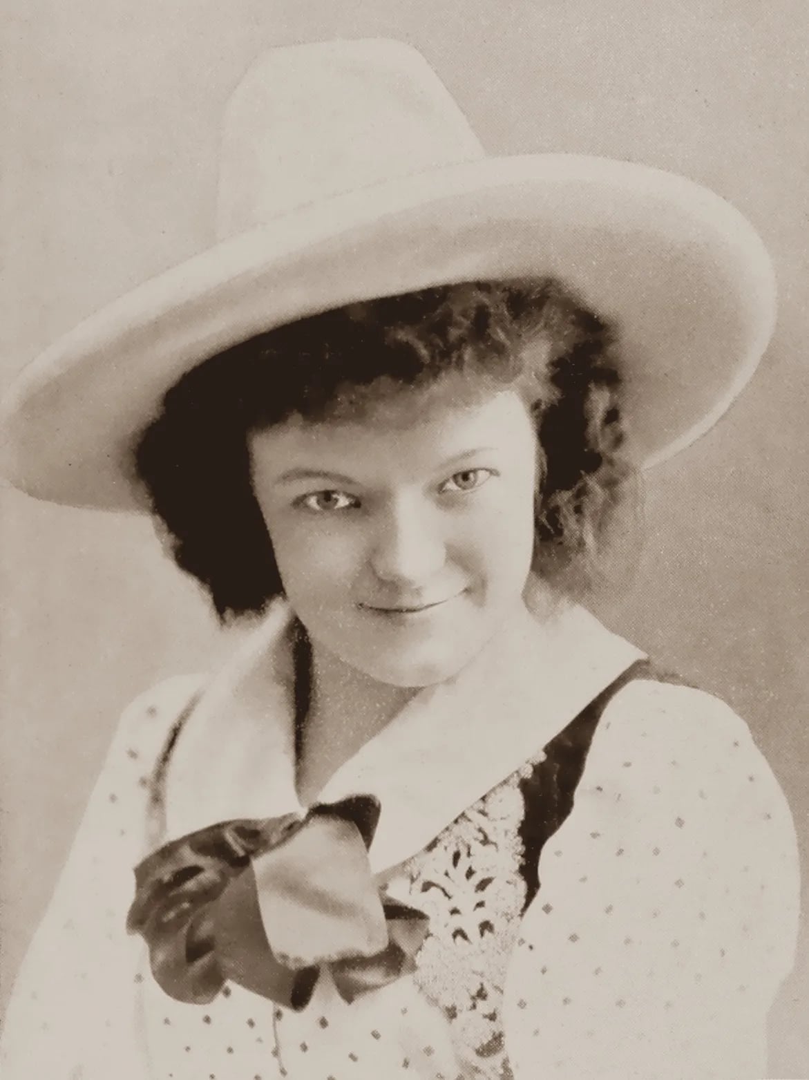 Portrait of Flora Walsh (1870–1893) – memorial page