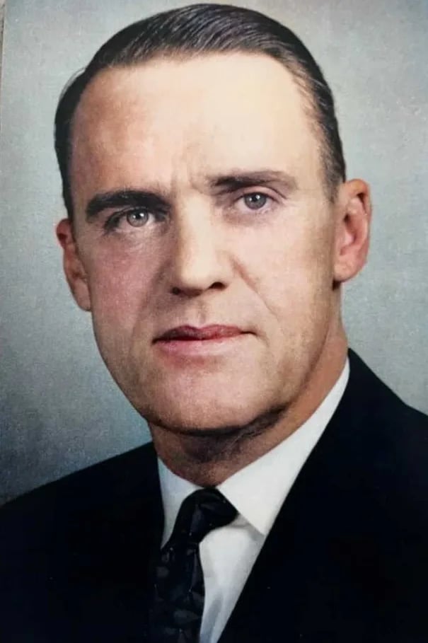 Portrait of Chester William Paulus I (1905–1994) – memorial page
