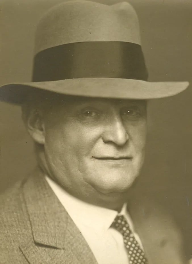 Porträt von Julius Urgiß (1873–1948) – Gedenkseite