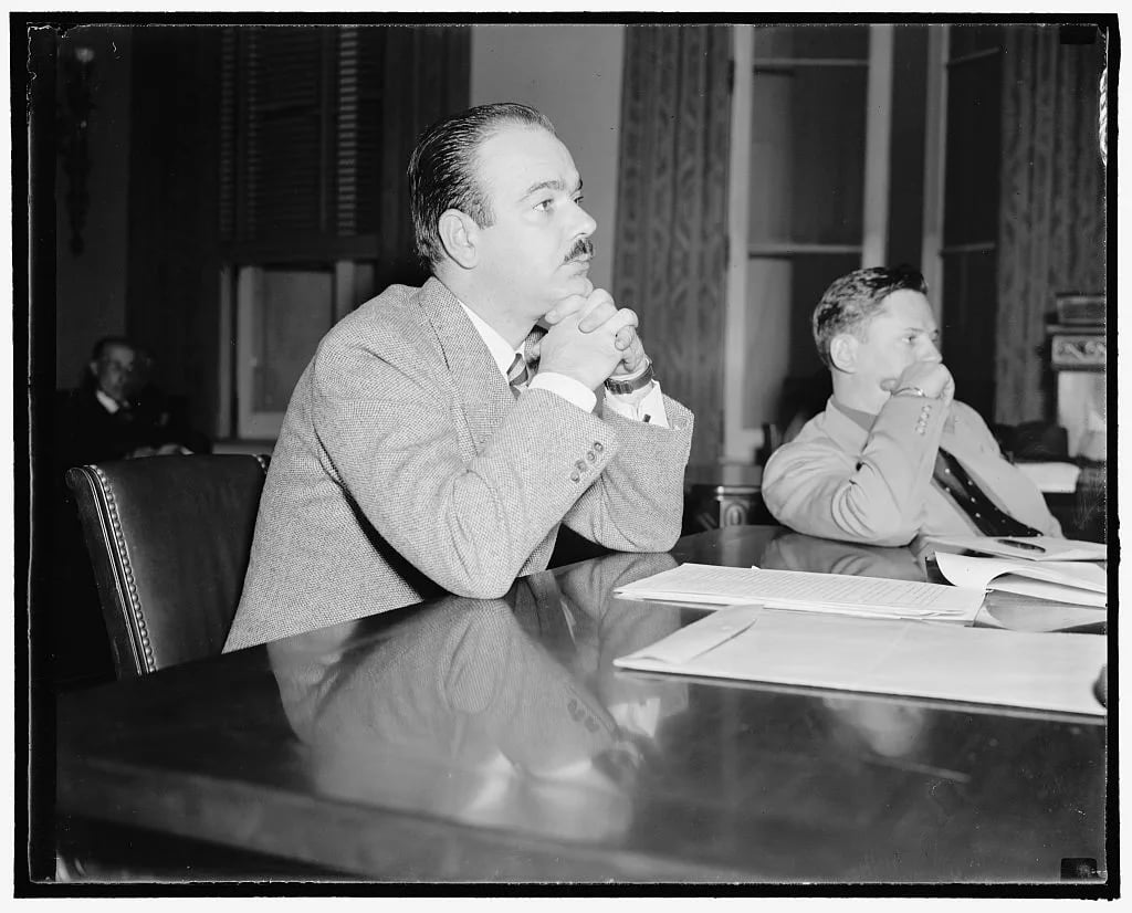 Portrait of Arnold Gingrich (1903–1976) – memorial page