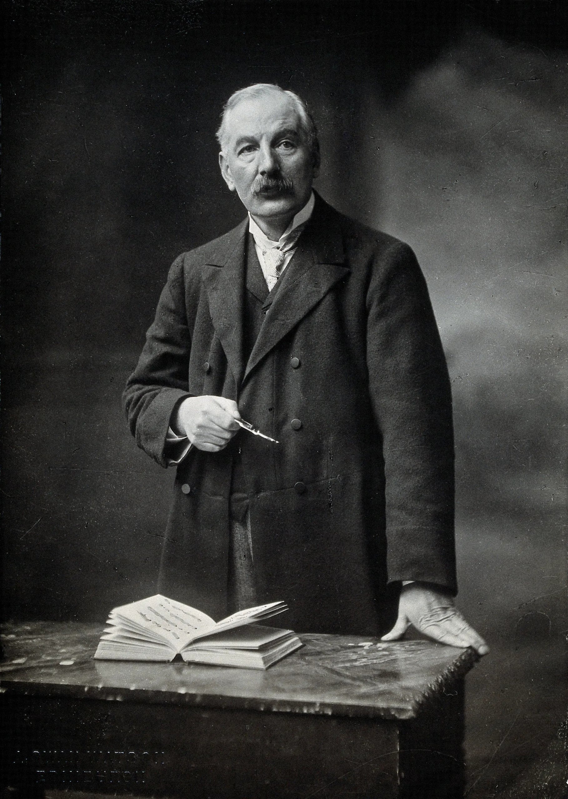 Porträt von Byrom Bramwell (1847–1931) – Gedenkseite