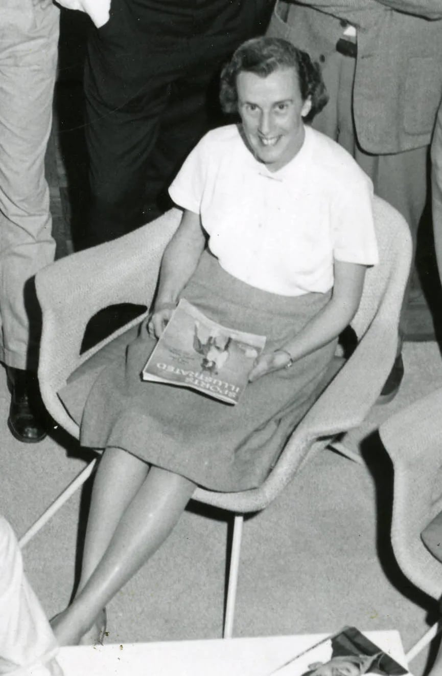 Portrait of Jean Walton (1914–2006) – memorial page