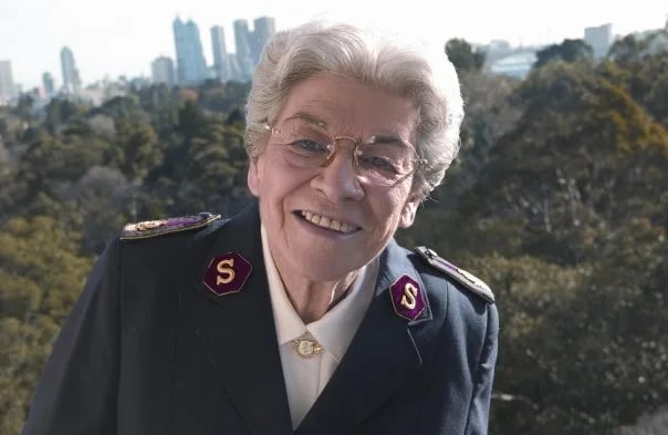 Porträt von Eva Burrows (1929–2015) – Gedenkseite