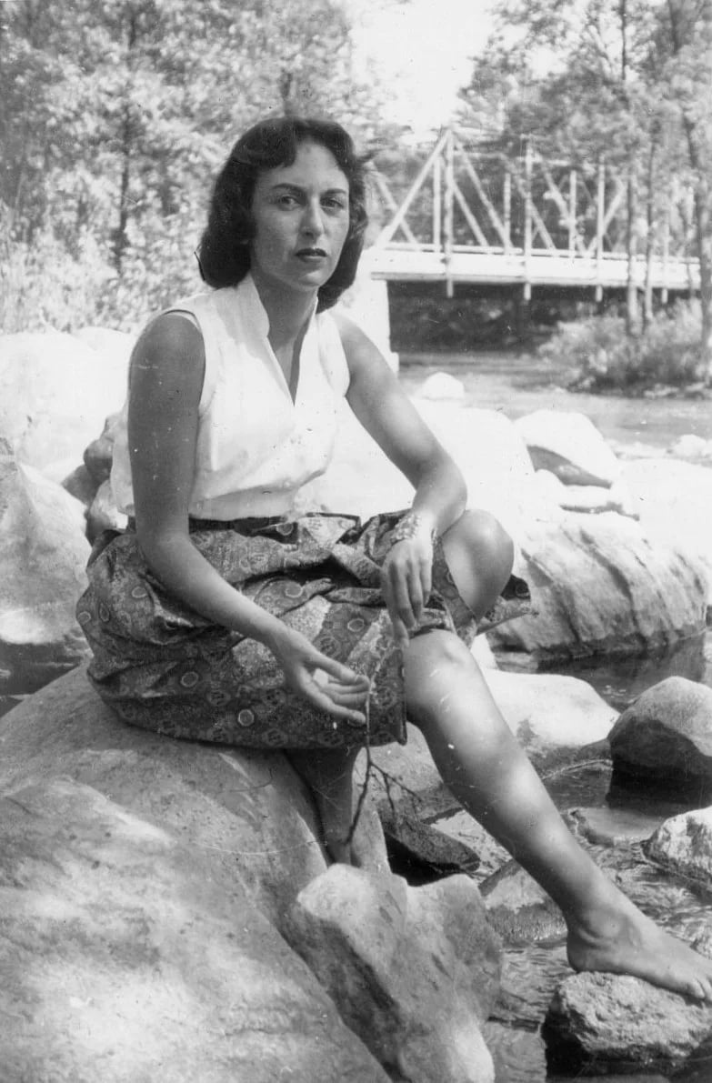 Porträt von Beth Bentley (1921–2021) – Gedenkseite