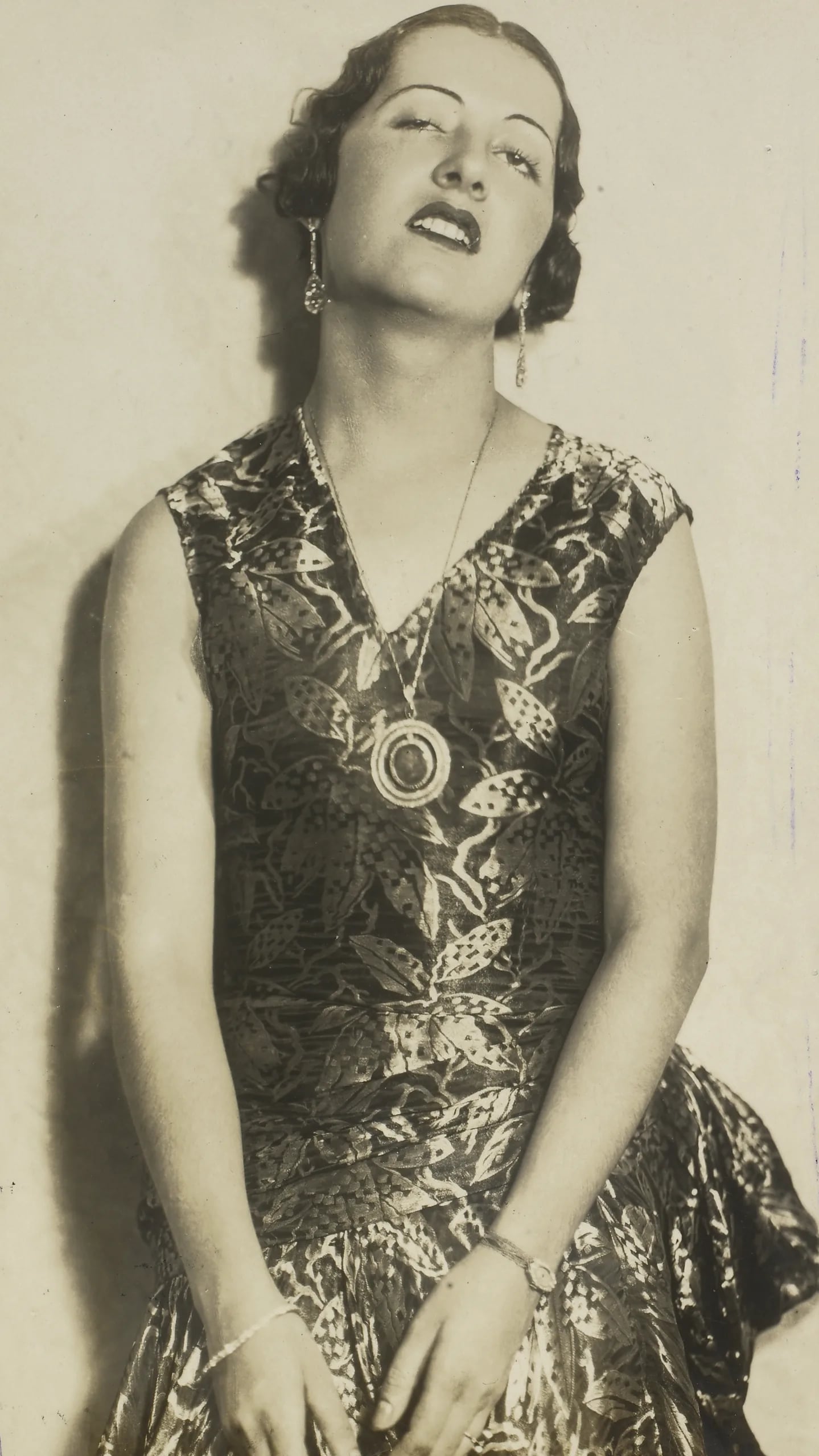 Portrait of Carmen Santos (1904–1952) – memorial page