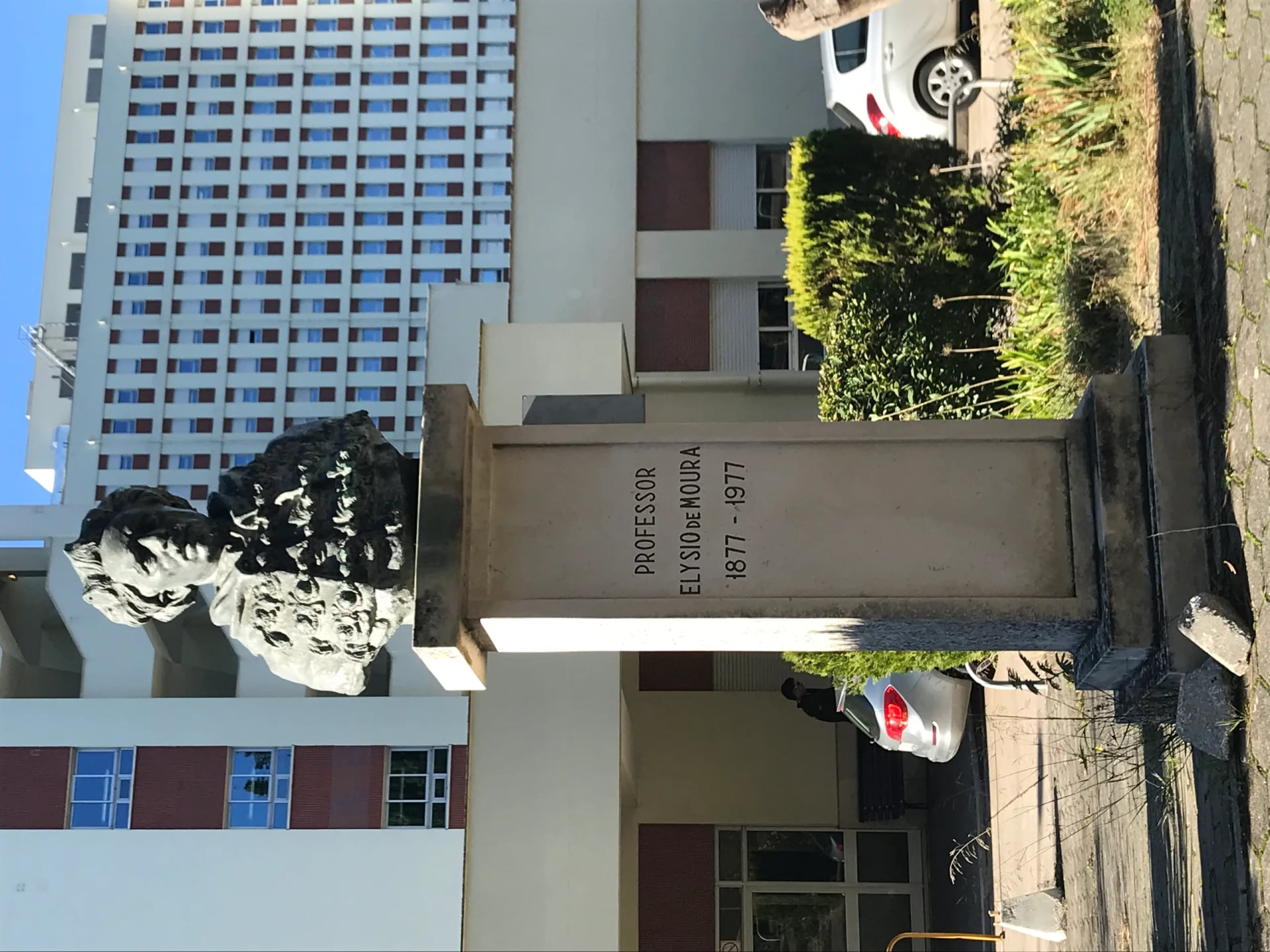 Portrait of Elísio de Moura (1877–1977) – memorial page