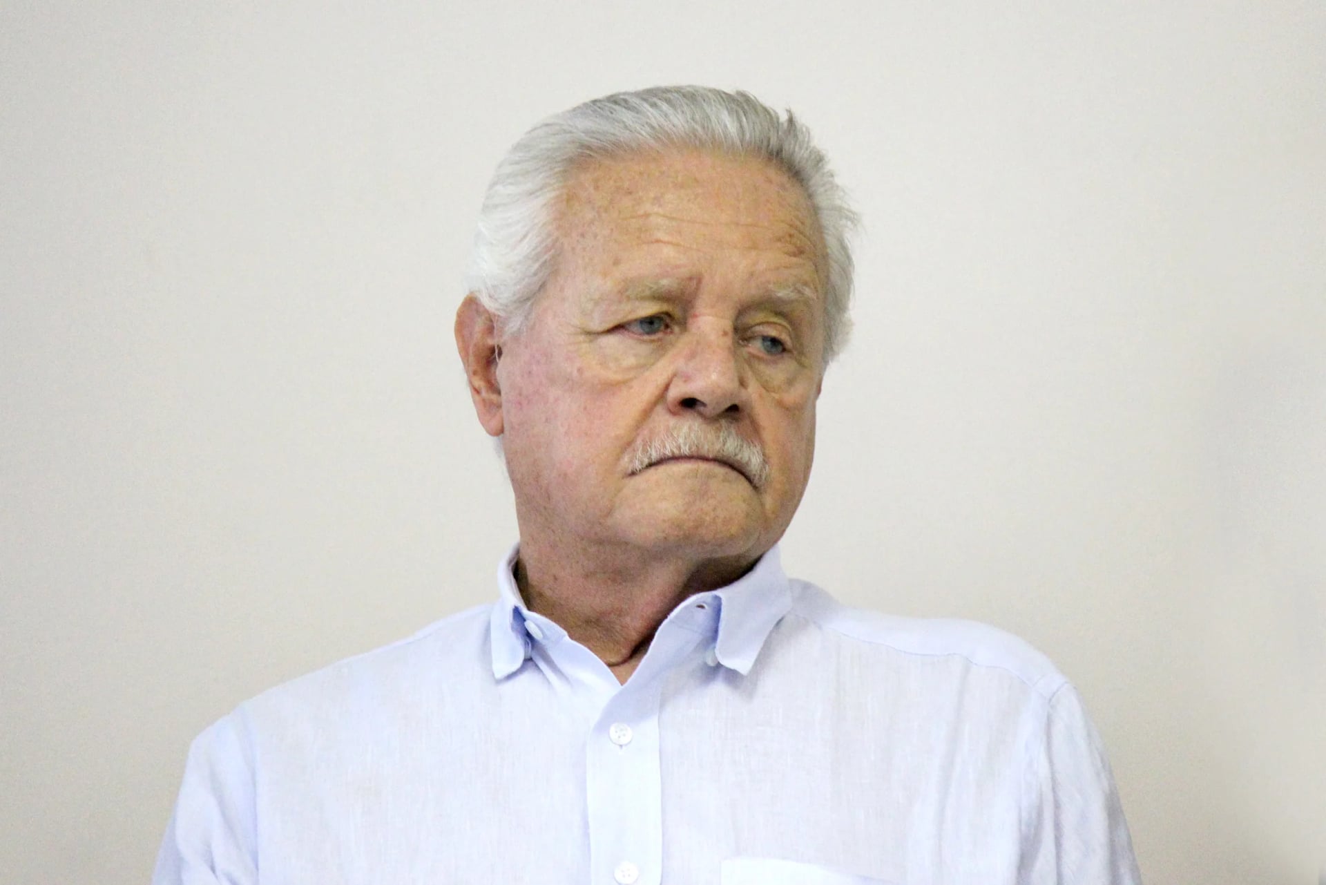Porträt von Erney Plessmann de Camargo (1935–2023) – Gedenkseite