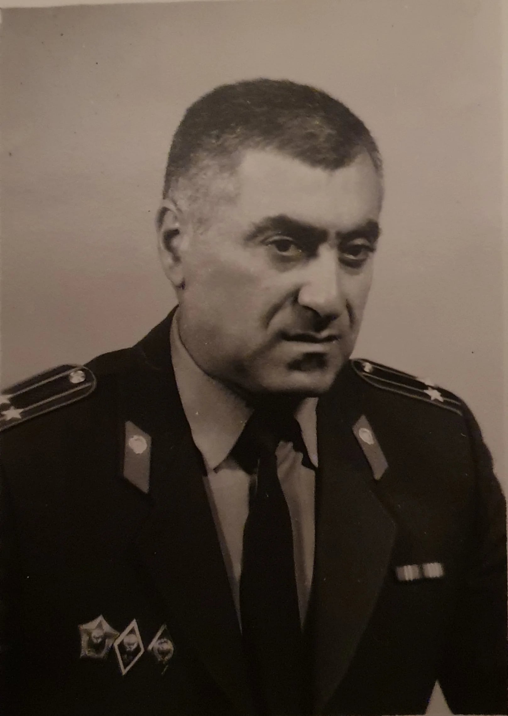 Porträt von Hovhannes Hovhannisyan (1948–2006) – Gedenkseite