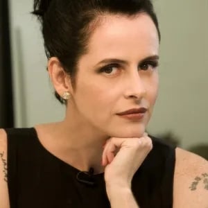 Porträt von Fernanda Young (1970–2019) – Gedenkseite
