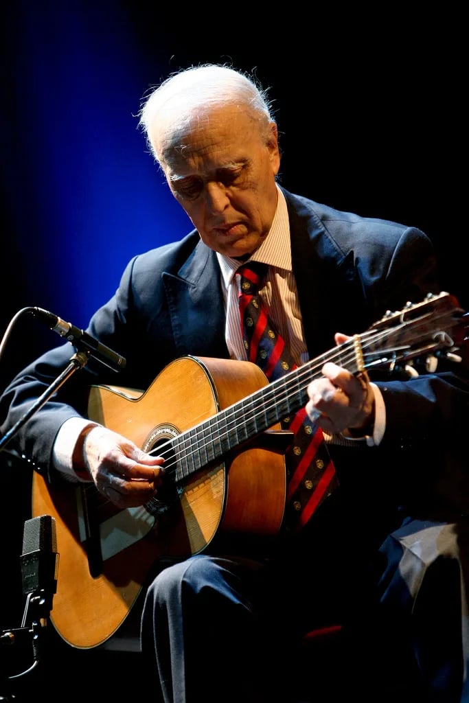 Portrait of Fernando Alvim (1934–2015) – memorial page