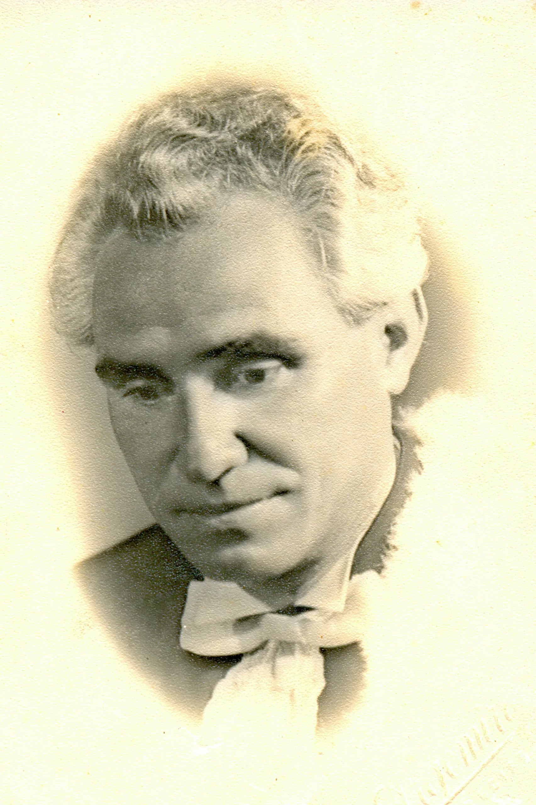 Portrait of Ferreyra dos Santos (1902–1985) – memorial page