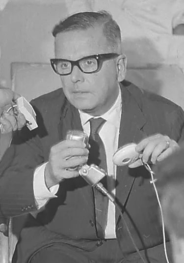 Portrait of Francisco Mangabeira (1909–1993) – memorial page
