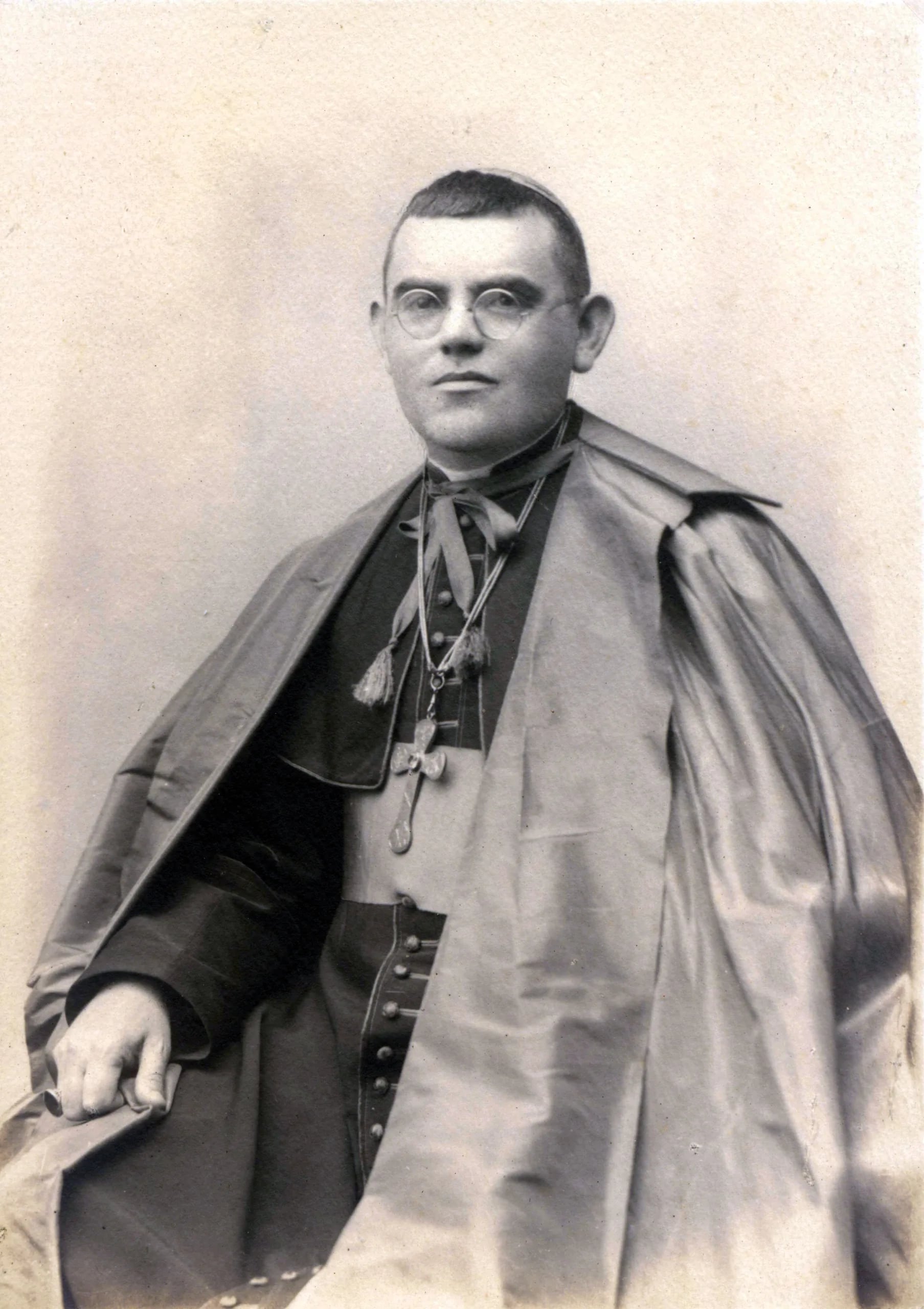 Portrait of José Carlos de Aguirre (1880–1973) – memorial page