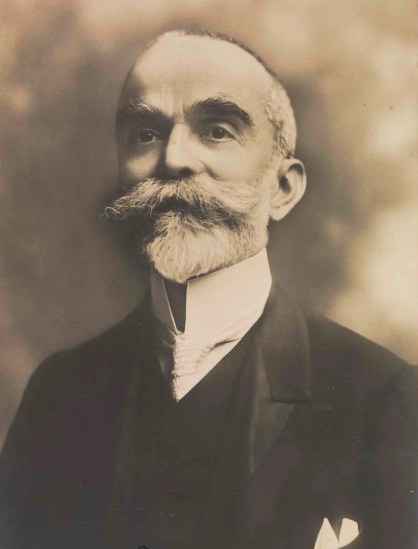 Portrait of Júlio Martins (1878–1922) – memorial page