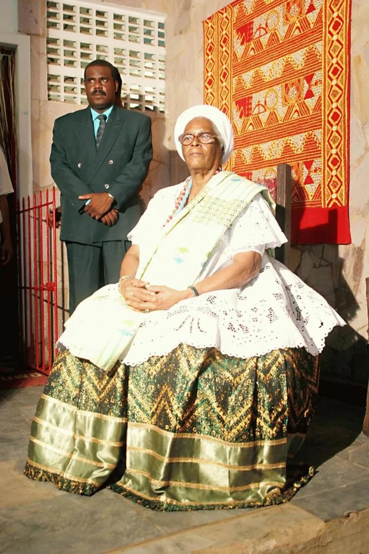 Porträt von Maria Stella de Azevedo Santos (1925–2018) – Gedenkseite