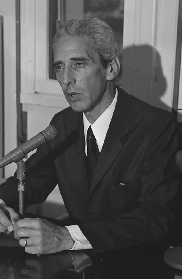 Portrait of Pedro Viriato Parigot de Sousa (1916–1973) – memorial page
