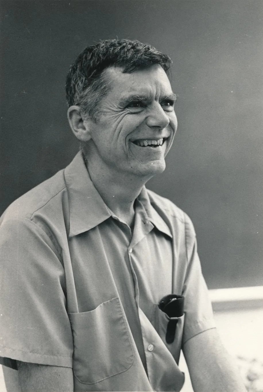 Portrait of Philip G. Hodge (1920–2014) – memorial page