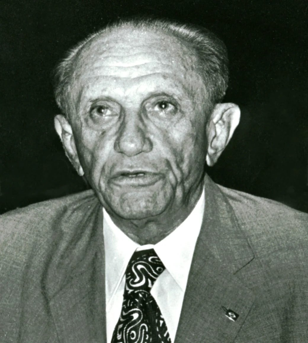 Portrait of Rui Carneiro (1906–1977) – memorial page