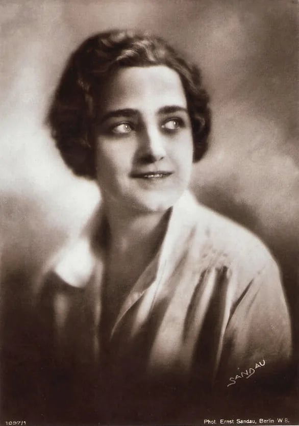 Portrait of Margarete Schön (1895–1985) – memorial page