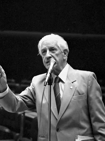 Porträt von Vasco Azevedo Neto (1916–2010) – Gedenkseite