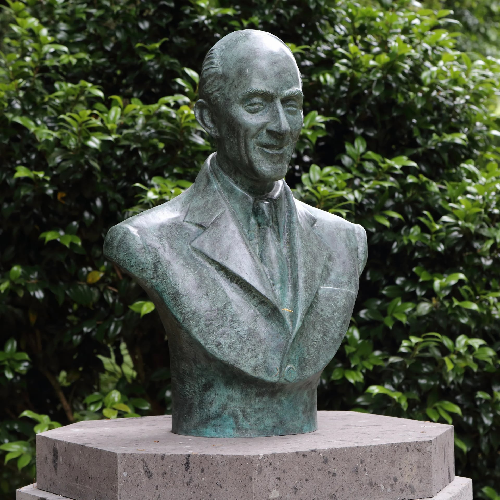 Portrait of Vasco Bensaúde (1896–1967) – memorial page