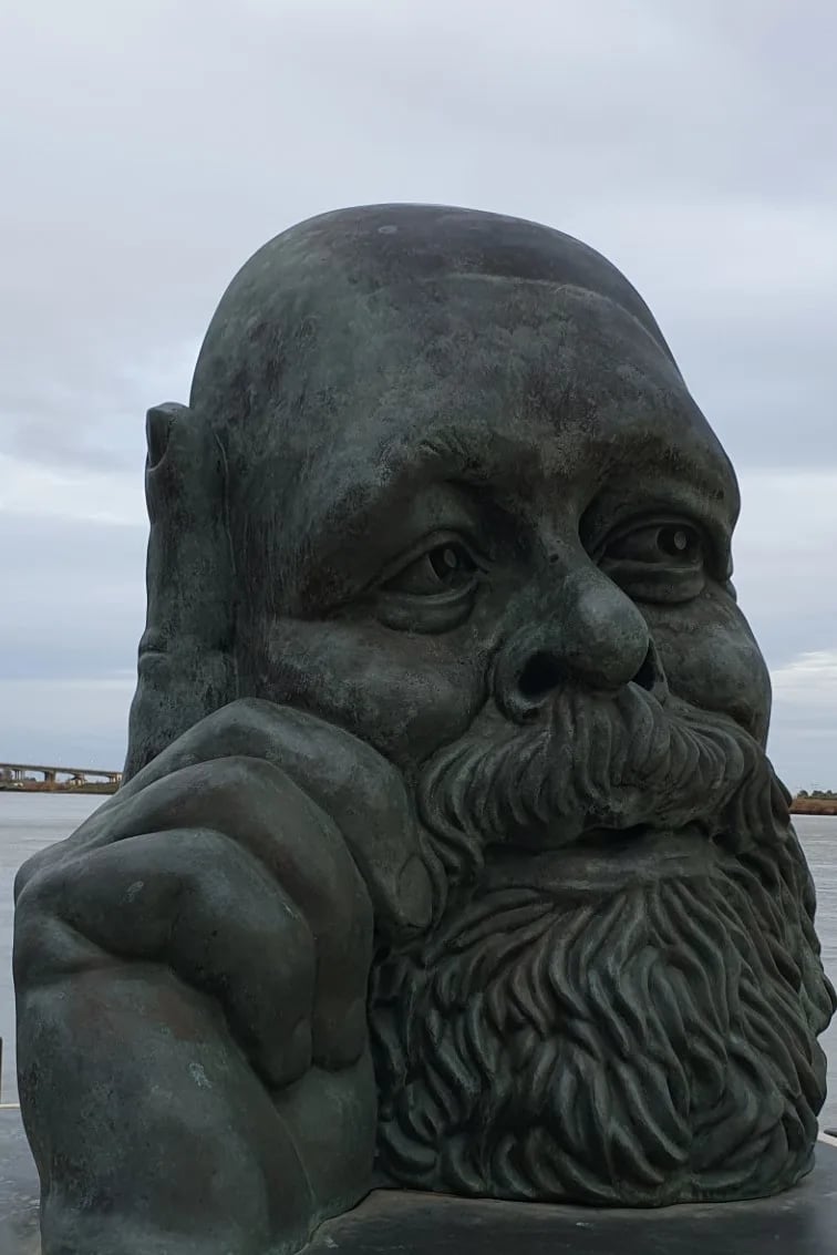 Portrait of Álvaro Guerra (1936–2002) – memorial page