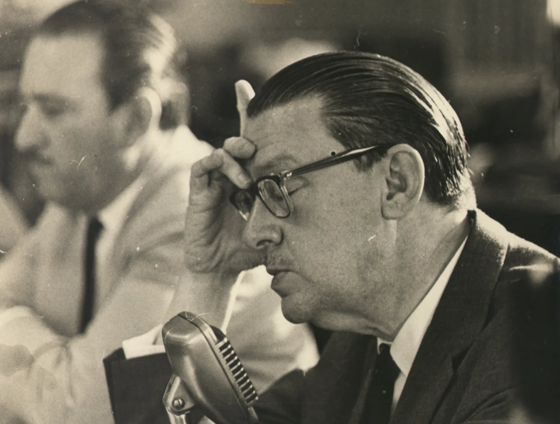 Porträt von Álvaro Vieira Pinto (1909–1987) – Gedenkseite